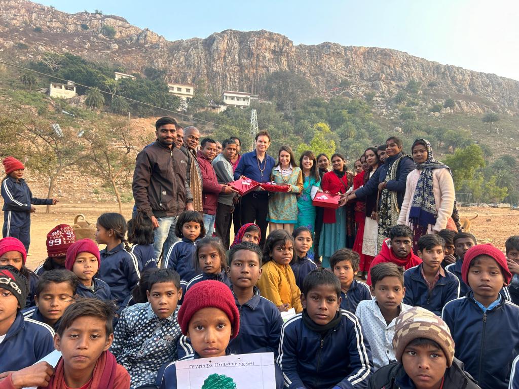 Picnic with the guests at&nbsp;Dhungeshwari